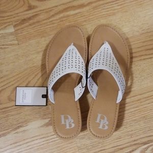 🌻 3 for 20 Sandals Dana Buchman